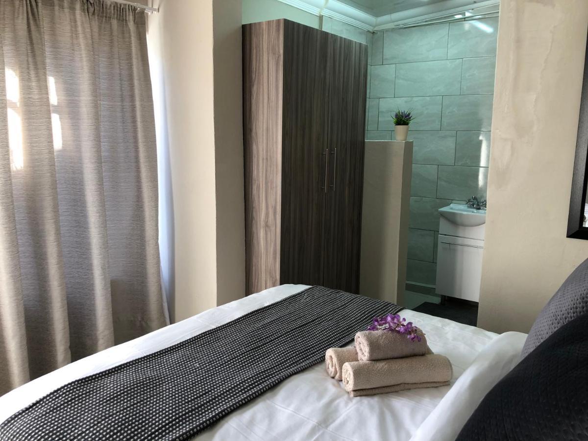 קרונסטד The Lavender Guesthouse מראה חיצוני תמונה